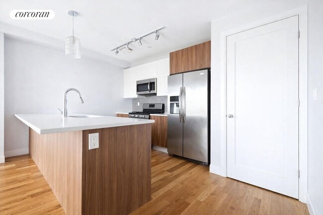 Building Photo - 1288 E 19th St