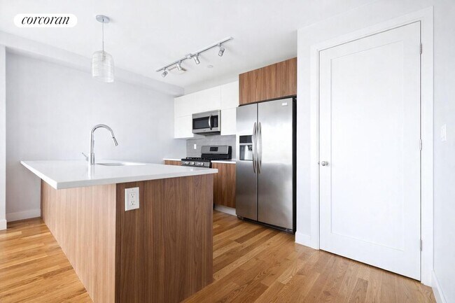 Foto del edificio - 1288 E 19th St