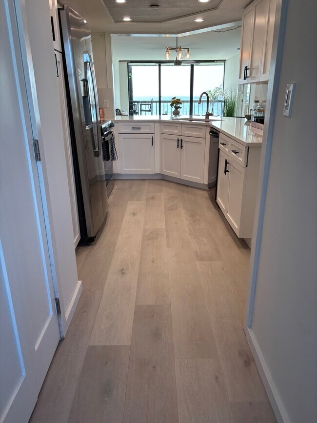 Building Photo - 8880 S Ocean Dr