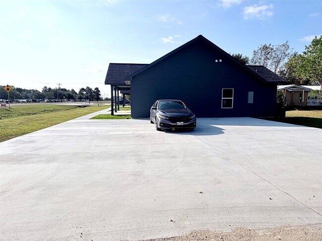 Foto del edificio - 504 Ross Sterling Ave