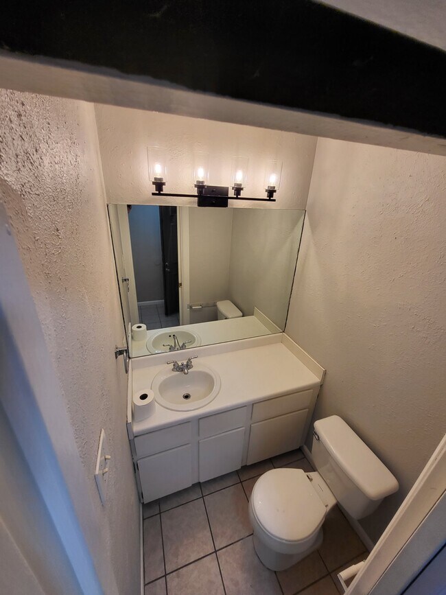 Foto del edificio - 6702 Deatonhill Dr