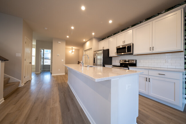 Building Photo - 2233 Gateway Curv