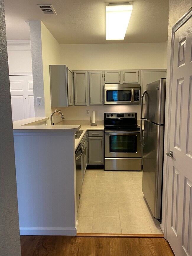 Kitchen - 1580 Spring Gate Dr