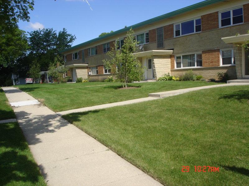 220236 W Johnson St, Palatine, IL 60067 Apartments in Palatine, IL