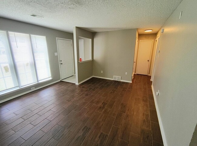 Building Photo - 3394 Bestway Dr