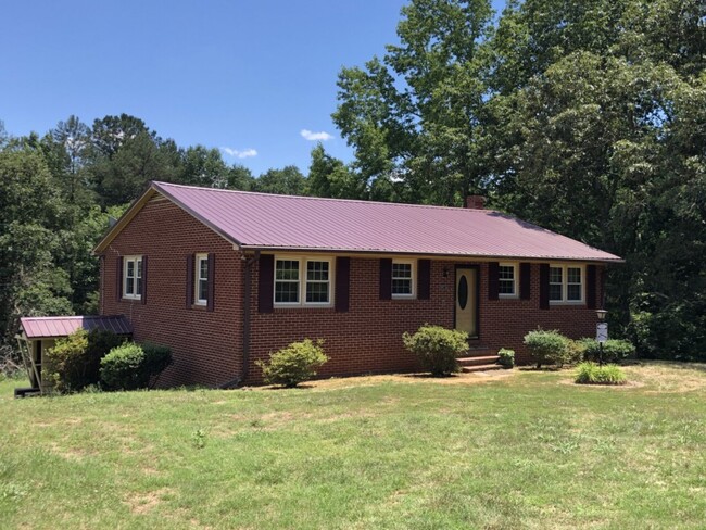 Building Photo - 9536 Redlawn Road