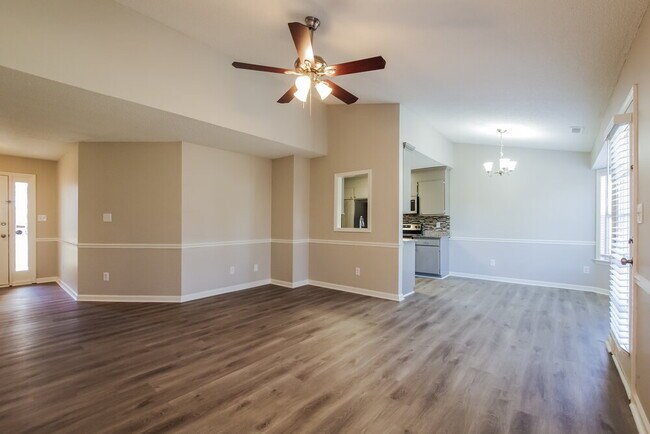 Building Photo - 3013 Faircroft Way