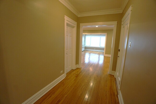 Foto del edificio - 1537 W Juneway Terrace