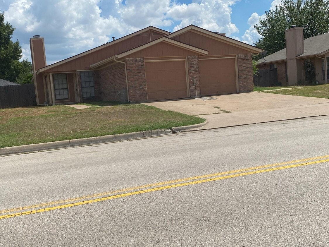 5814 Silver Sage Dr, Haltom City, TX 76137 House Rental in Haltom