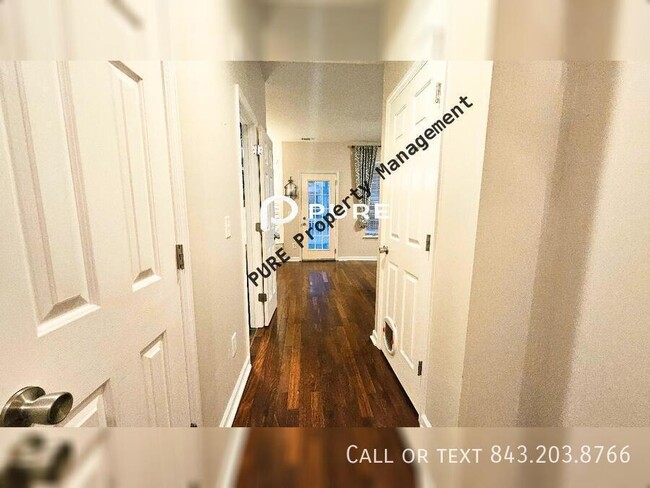 Foto del edificio - Spacious 3-Bedroom, 3-Bathroom for Rent!