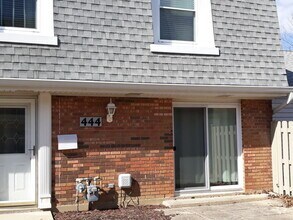 Building Photo - 444 Lear Ct