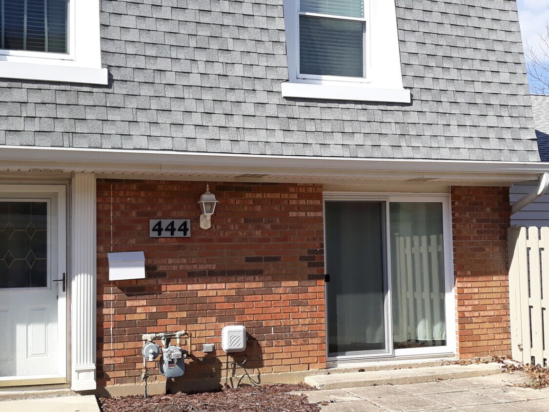 Foto principal - 444 Lear Ct