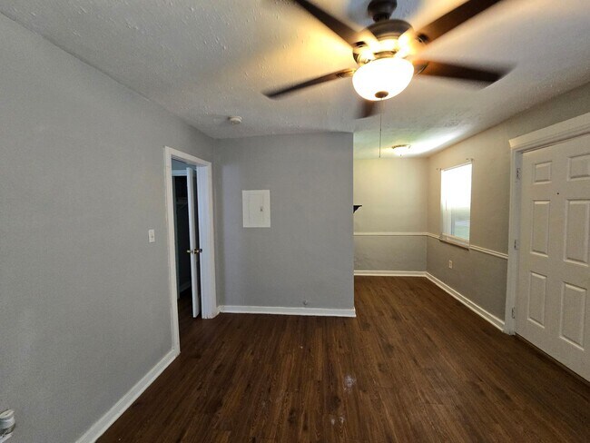 Foto del edificio - 1 bedroom 1 bath duplex in Navy Point!