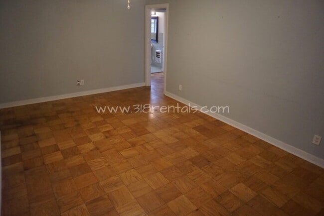Building Photo - House in Captain Shreve available now