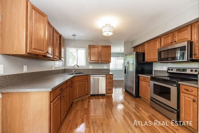 Foto del edificio - 8015 Ferncliff Dr