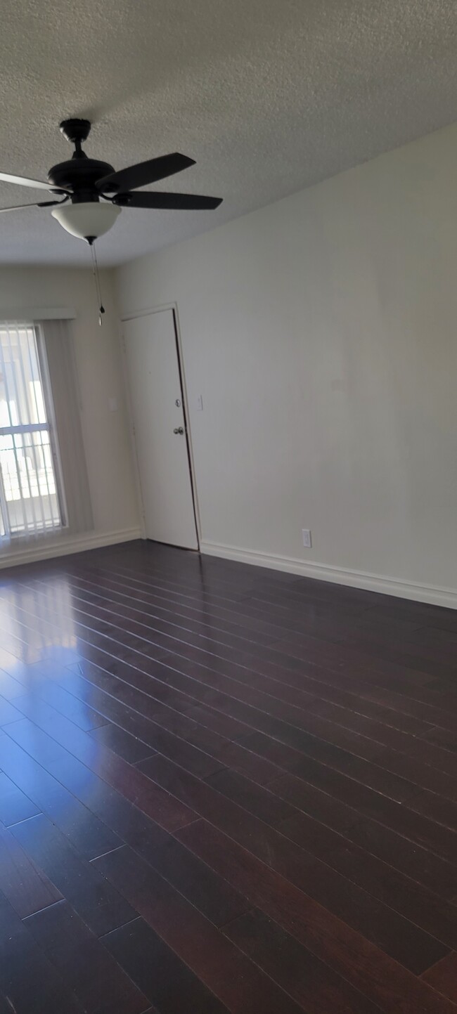Building Photo - 12746 Matteson Ave