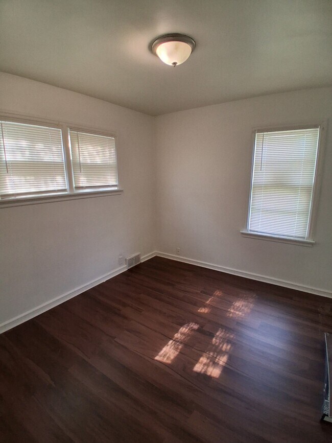 Foto del edificio - 2605 W Victory Ln