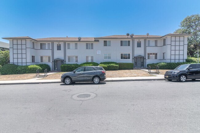 Building Photo - 4026 West Blvd