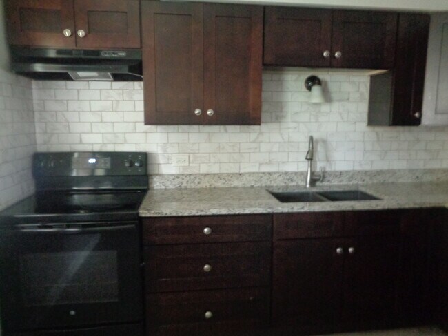 Foto del edificio - 1340 N Main St
