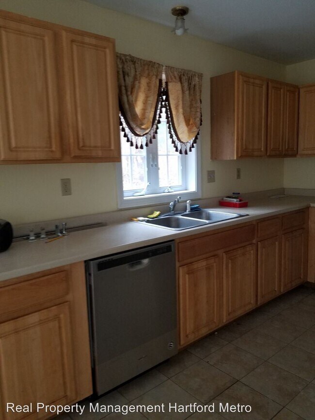 Foto del edificio - 3 br, 3 bath House - 256 Tower Ave