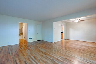 Building Photo - 10347 SW Eastridge St