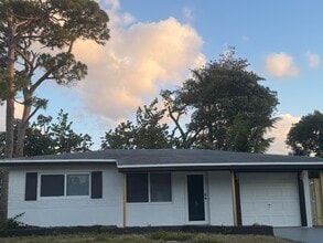 Building Photo - 5068 Buchanan Rd