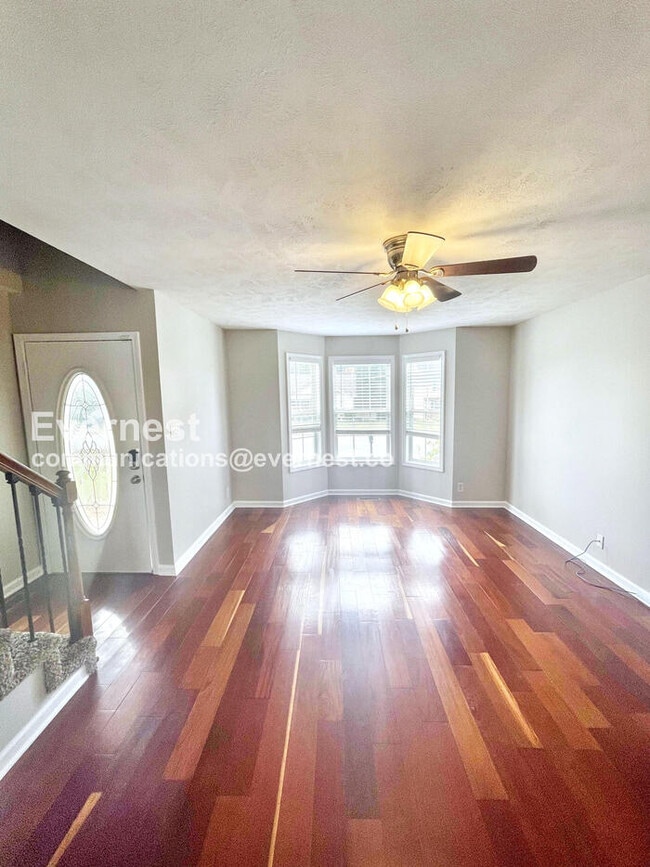 Building Photo - 1533 Apache Way
