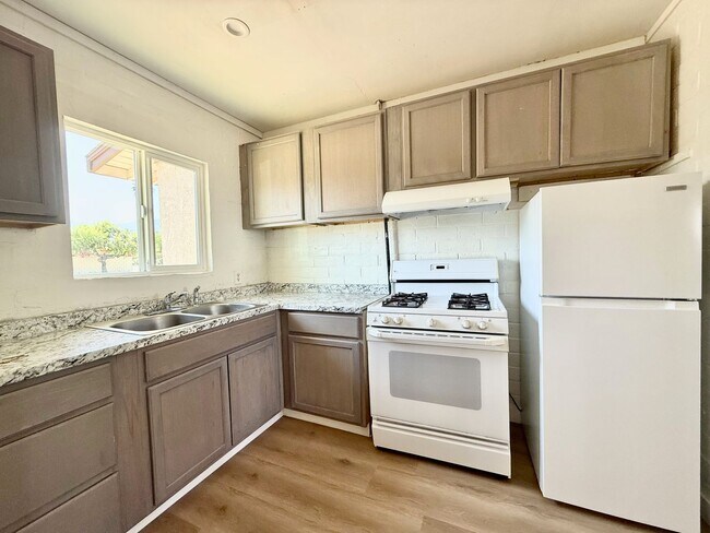 Foto del edificio - AVAILABLE NOW!!  RECENTLY UPDATED 1 Bedroom 1 Bathroom!! Apartment in Palm Desert