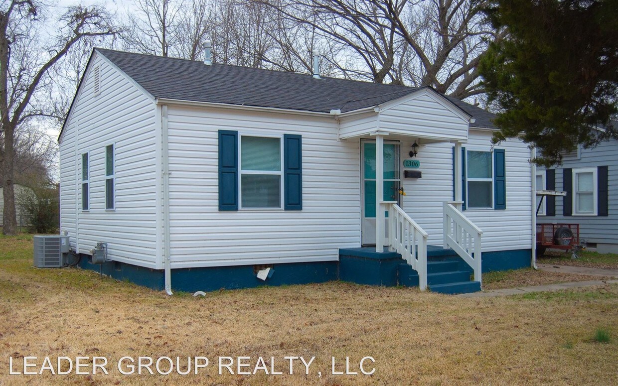 Foto principal - 2 br, 1 bath House - 1306 E Osage Ave.