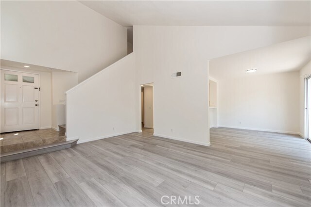 Building Photo - 223 Stanford Ct