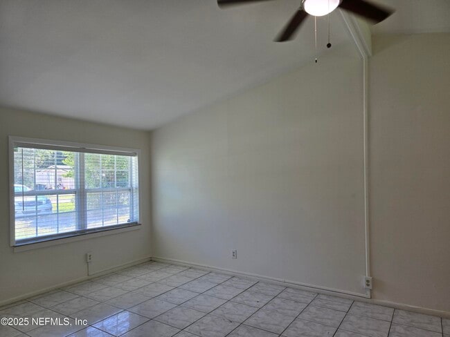 Foto del edificio - 11927 Dowling Ln