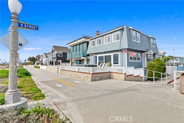 Building Photo - 1225 E Balboa Blvd