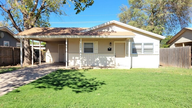 Building Photo - Available December 5th, 2025! 3bed/1bath