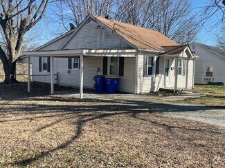 Building Photo - 724 Claire Ave