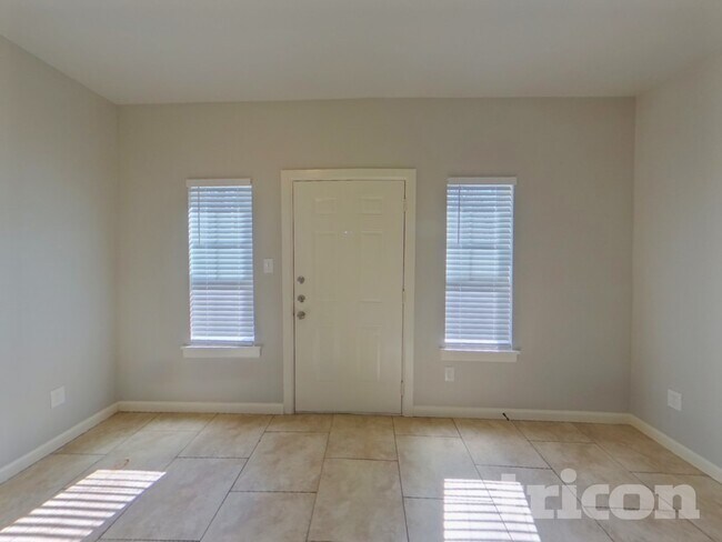 Foto del edificio - 624 Nora Ln