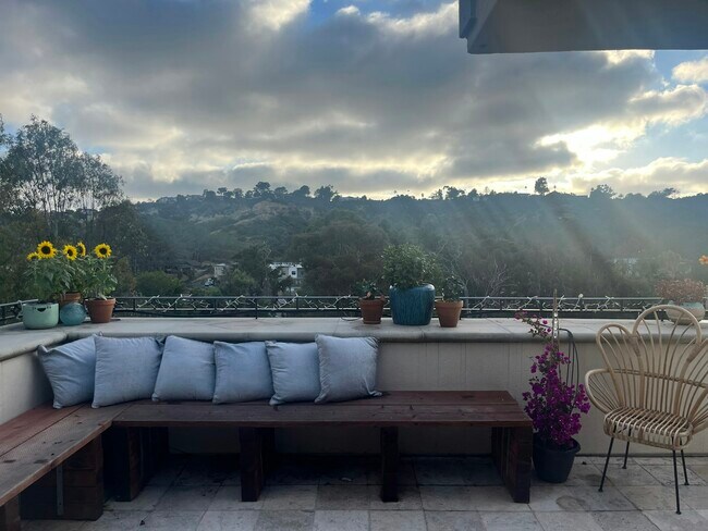 Building Photo - 3631 Manchester Ave