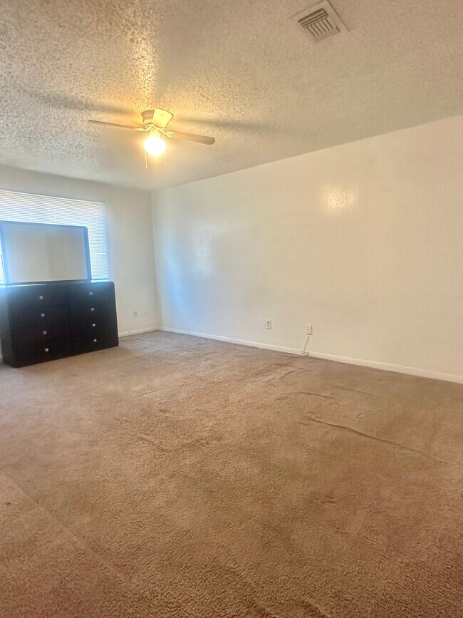 Habitación principal - 2111 Greenbriar Colony Dr