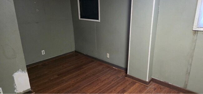 Foto del edificio - 400 E Thrush Ave