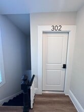 Building Photo - 300 E 3rd St