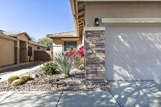 Building Photo - 40314 N Bell Meadow Trail