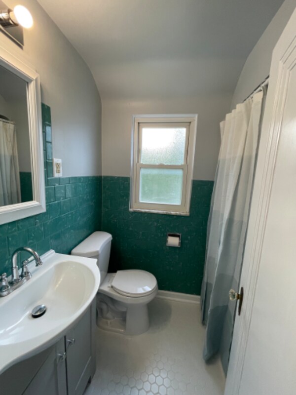 Building Photo - 3268 W 142nd St