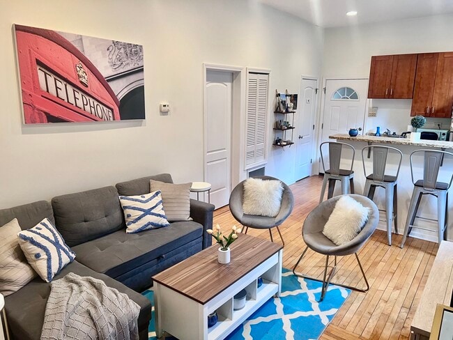 Building Photo - 1421 W Huron St