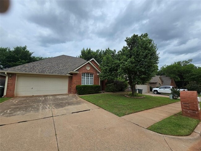 Building Photo - 1823 Chelsea Dr