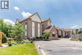 Building Photo - 20 John St