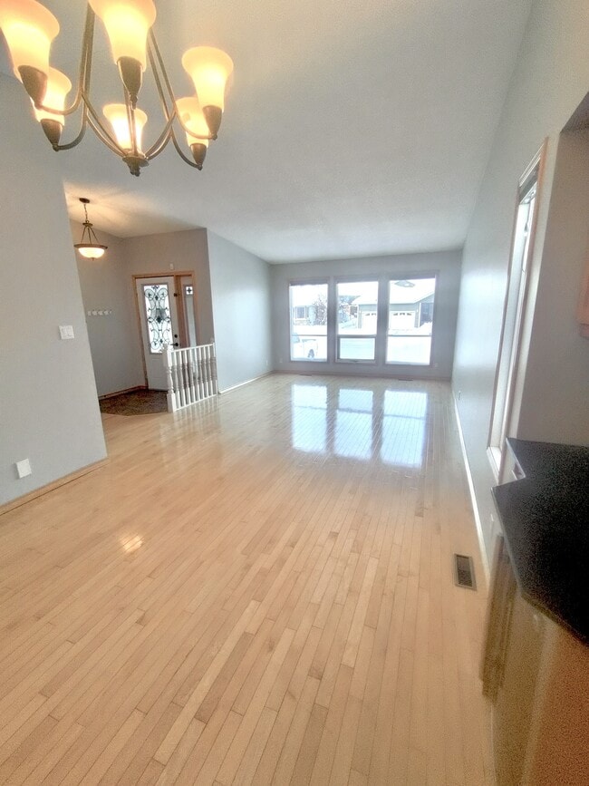 Photo du bâtiment - 10703-10114 114 Ave