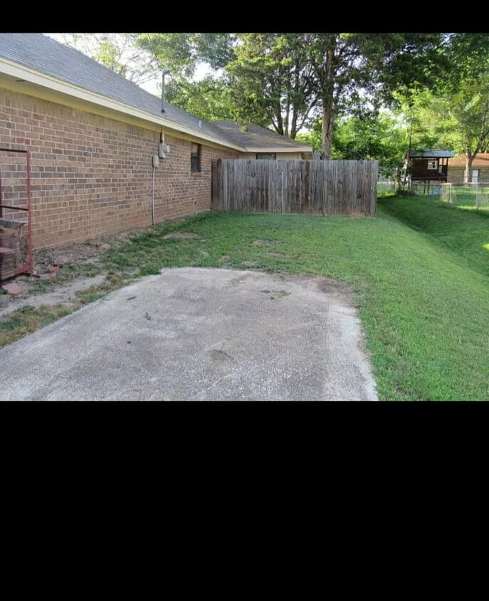 205 Clover Ln, Palestine, TX 75803 House Rental in Palestine, TX