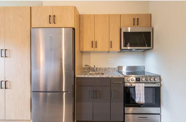 Foto del edificio - 865 Donald Lynch Blvd