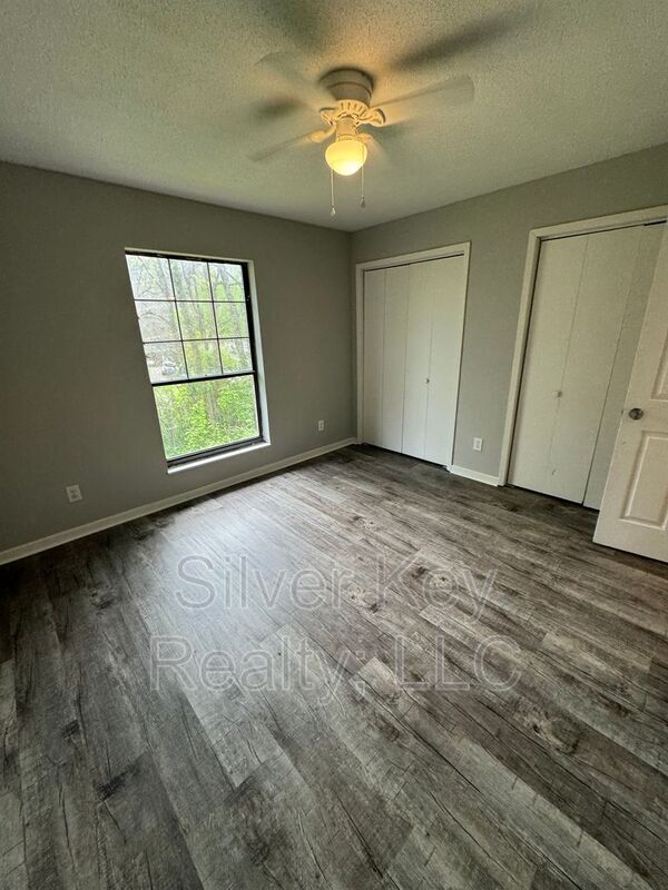 Building Photo - 311 Sunset Dr