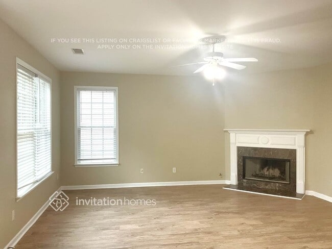 Foto del edificio - 655 Briarhurst Ct
