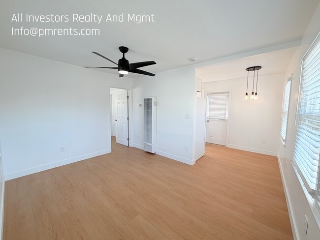 Building Photo - 1922 S Tremont St